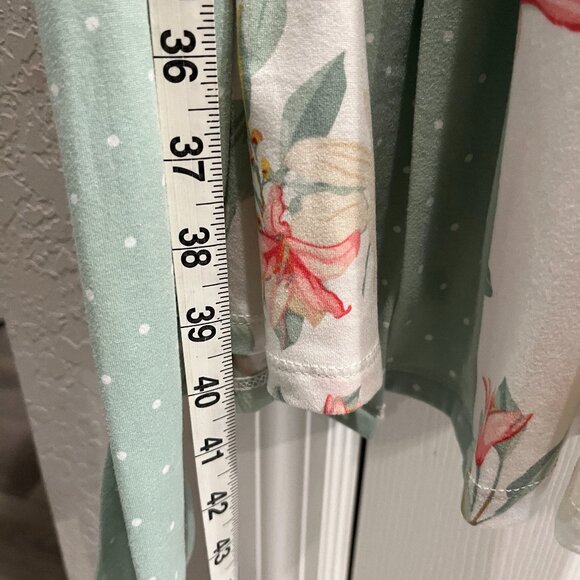 NWOT  Dressing Robe - Picture 3 of 5